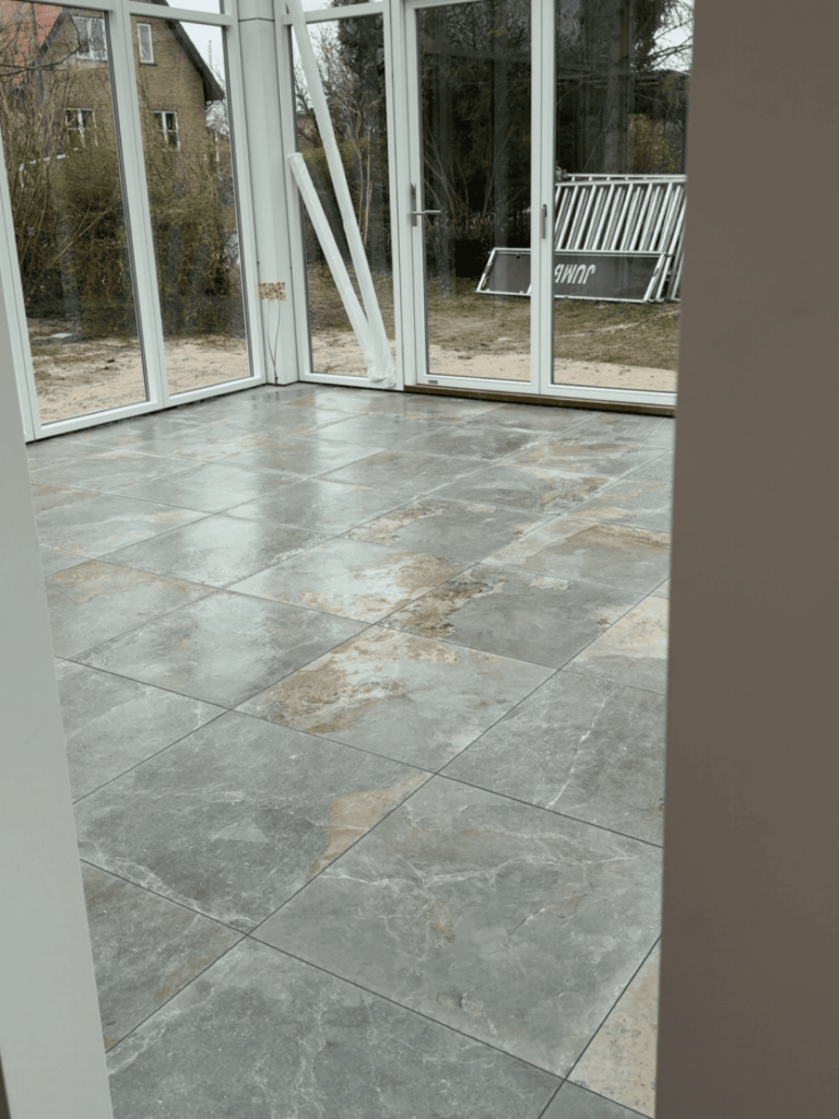 Terrazzo look fliser i badeværelse og køkken